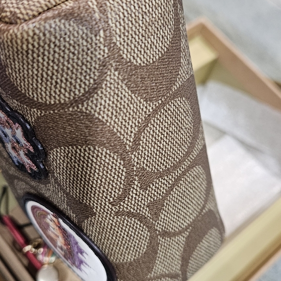 Coach Signature Zip Wallet Patch Detail + Hair Ties Gift Set - Picture 5 of 14